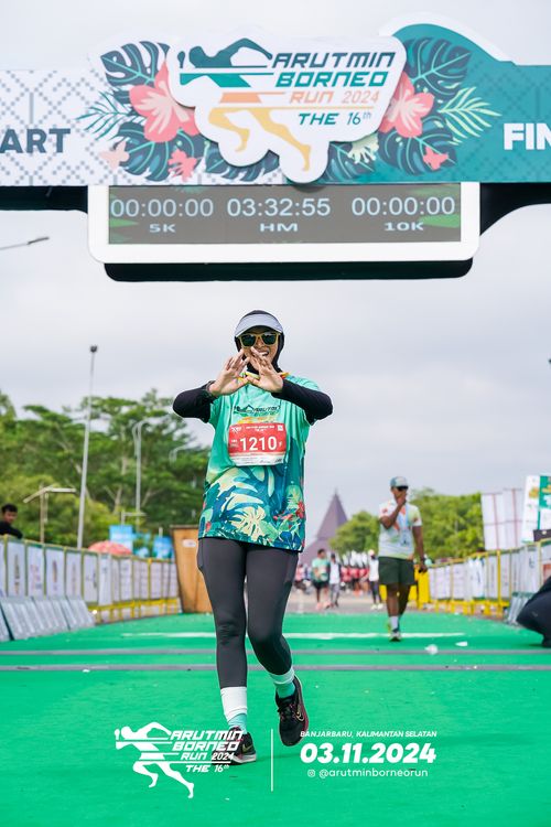 Race photo from Arutmin Borneo Run 2024