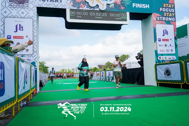 Race photo from Arutmin Borneo Run 2024