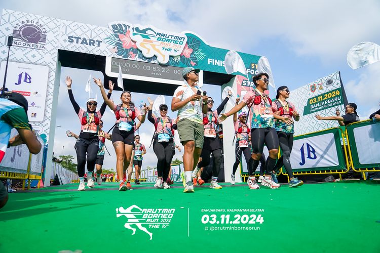 Race photo from Arutmin Borneo Run 2024