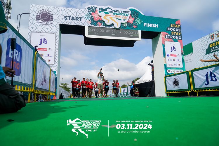 Race photo from Arutmin Borneo Run 2024