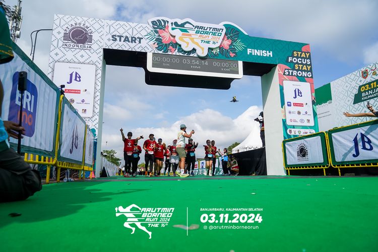 Race photo from Arutmin Borneo Run 2024