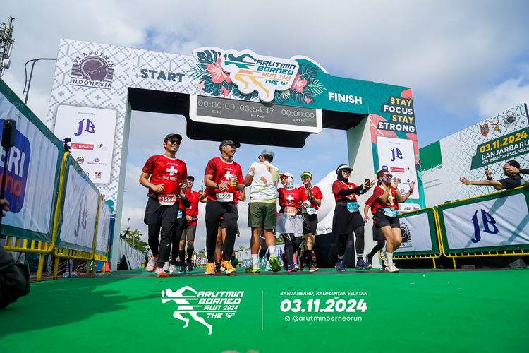 Race photo from Arutmin Borneo Run 2024