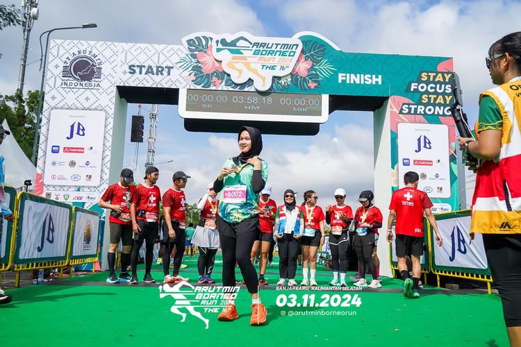 Race photo from Arutmin Borneo Run 2024