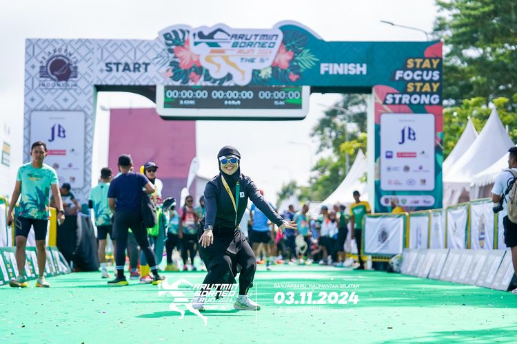 Race photo from Arutmin Borneo Run 2024