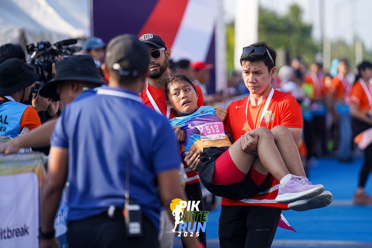 Race photo from PIK NITE RUN 2025