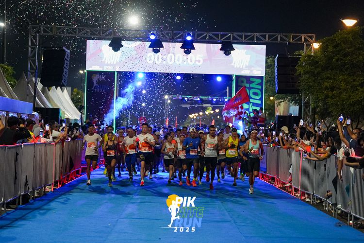 Race photo from PIK NITE RUN 2025