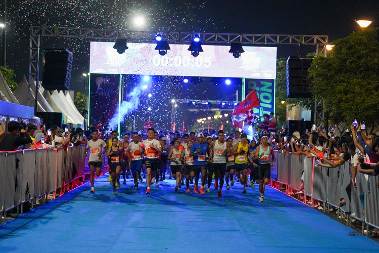 Race photo from PIK NITE RUN 2025