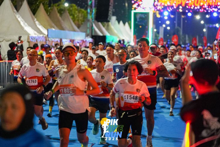 Race photo from PIK NITE RUN 2025