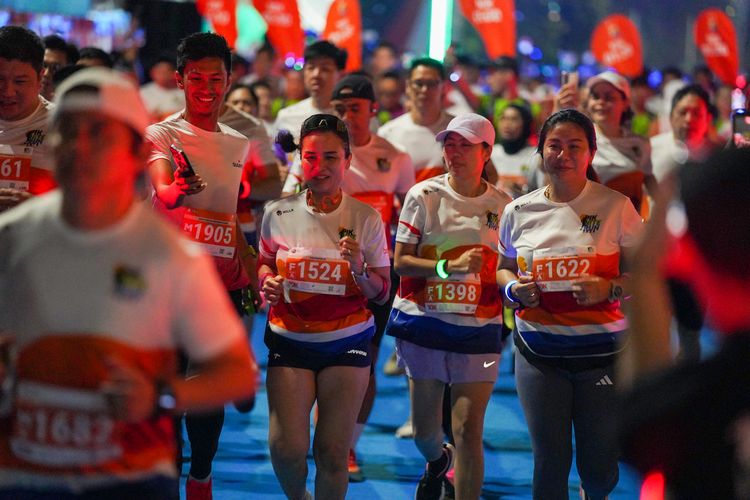 Race photo from PIK NITE RUN 2025