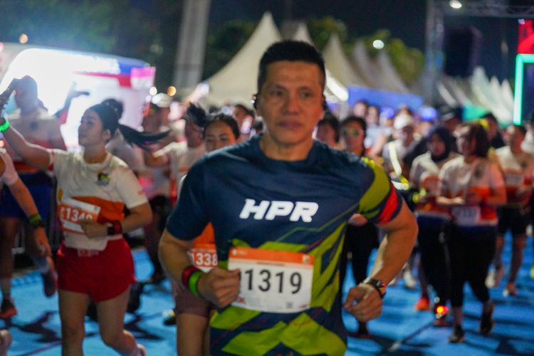 Race photo from PIK NITE RUN 2025