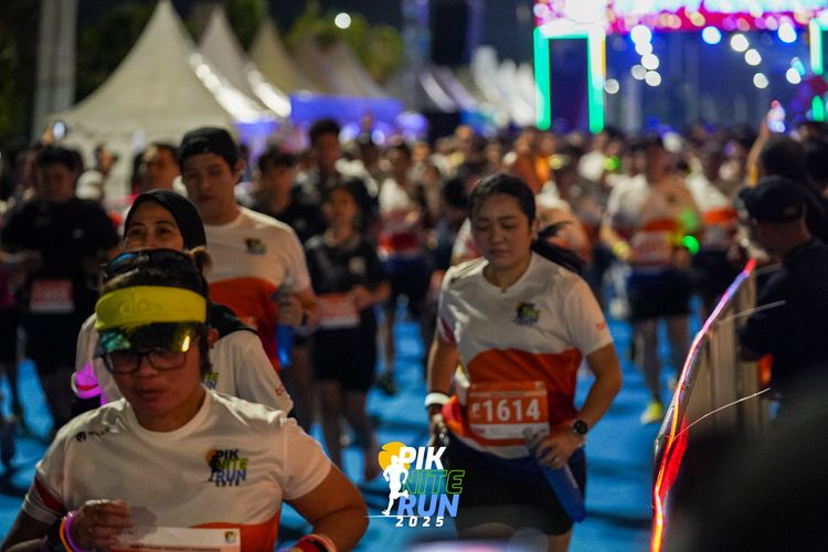 Race photo from PIK NITE RUN 2025