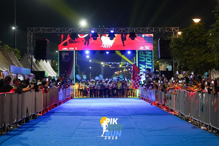 Race photo from PIK NITE RUN 2025