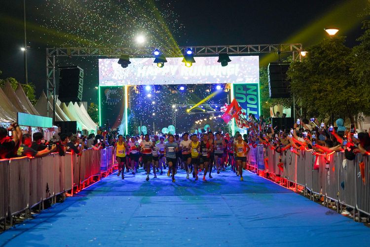 Race photo from PIK NITE RUN 2025