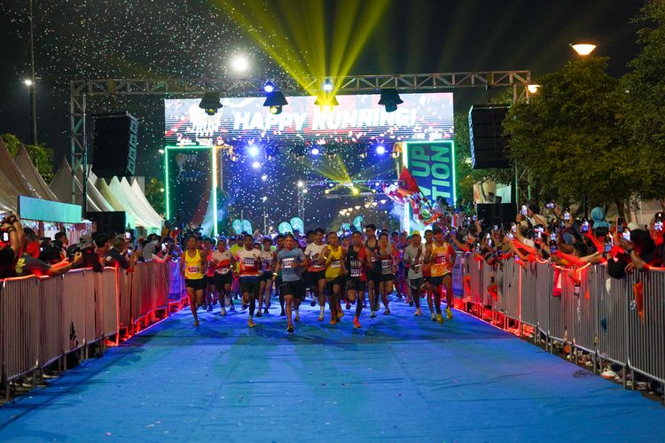 Race photo from PIK NITE RUN 2025