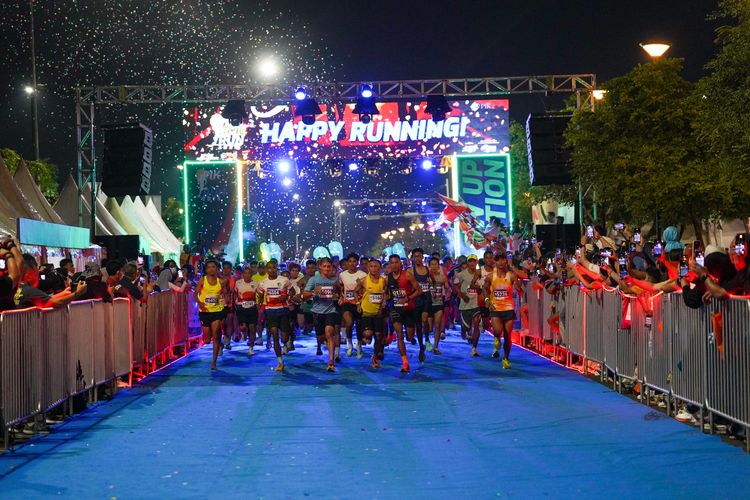 Race photo from PIK NITE RUN 2025
