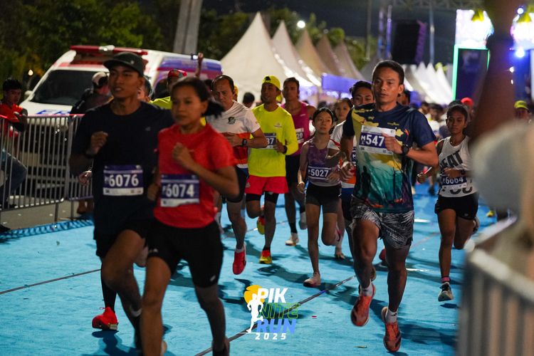 Race photo from PIK NITE RUN 2025