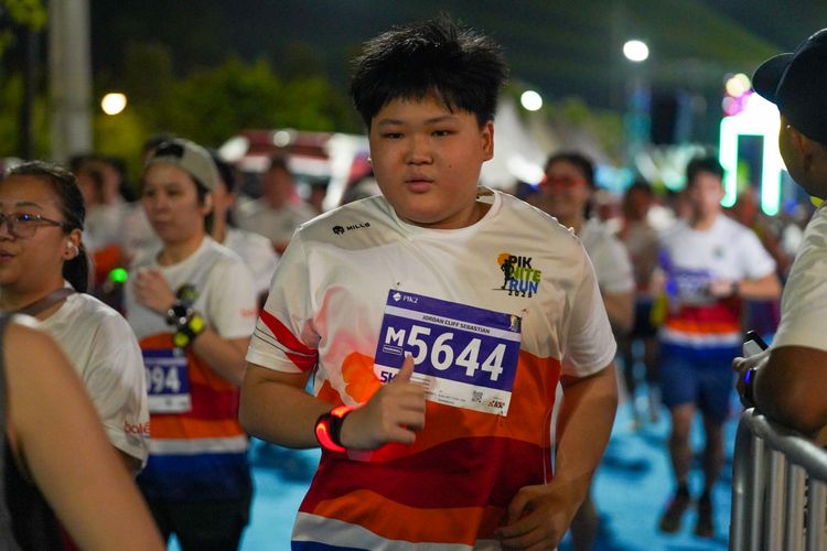 Race photo from PIK NITE RUN 2025