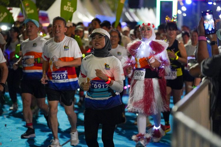 Race photo from PIK NITE RUN 2025