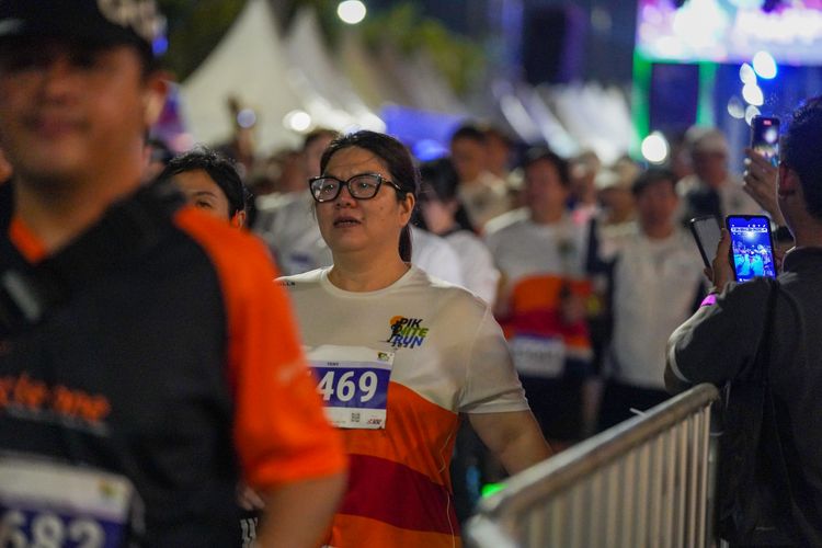 Race photo from PIK NITE RUN 2025