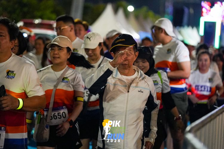 Race photo from PIK NITE RUN 2025