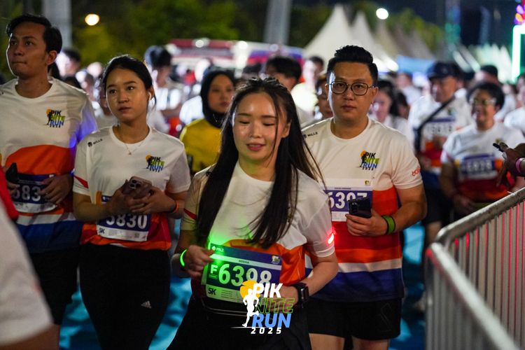 Race photo from PIK NITE RUN 2025
