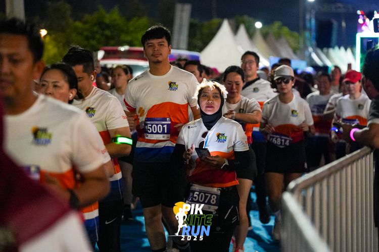 Race photo from PIK NITE RUN 2025