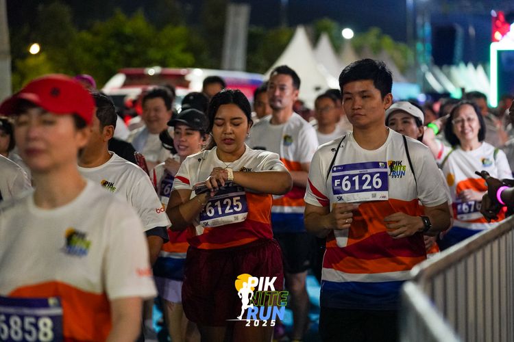 Race photo from PIK NITE RUN 2025