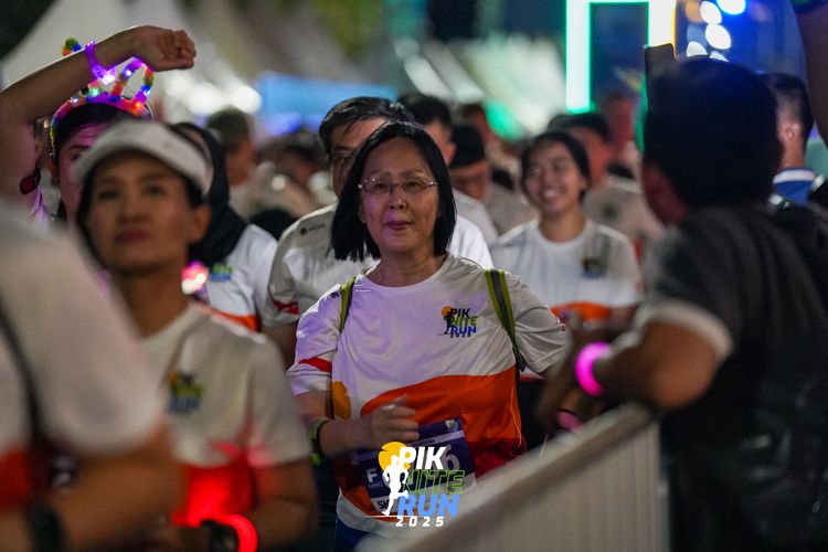 Race photo from PIK NITE RUN 2025