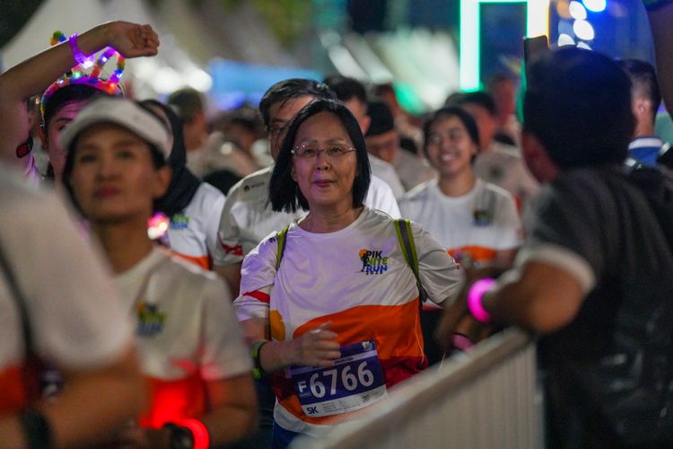 Race photo from PIK NITE RUN 2025