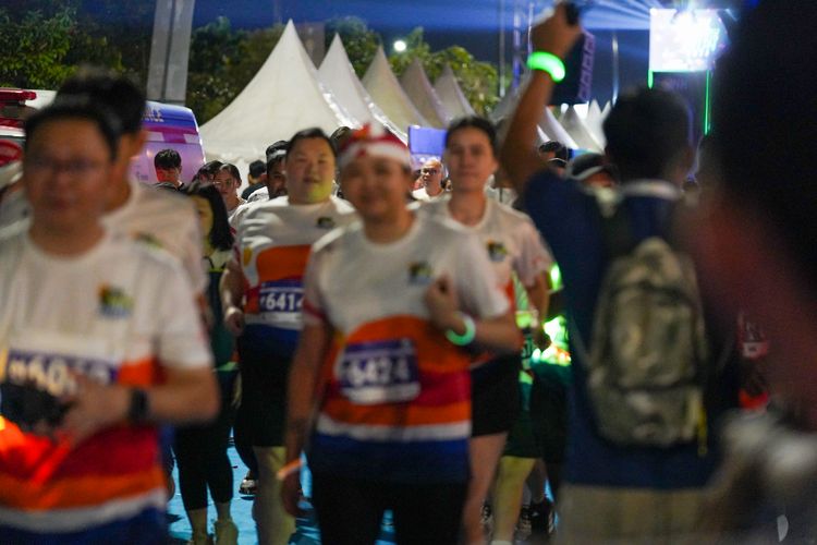 Race photo from PIK NITE RUN 2025
