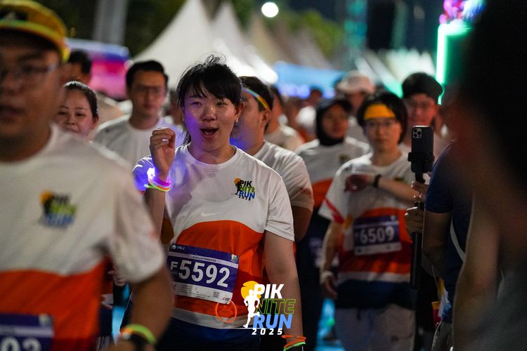Race photo from PIK NITE RUN 2025