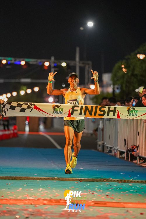 Race photo from PIK NITE RUN 2025