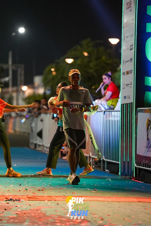Race photo from PIK NITE RUN 2025