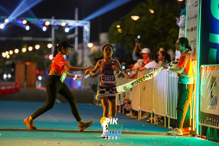 Race photo from PIK NITE RUN 2025