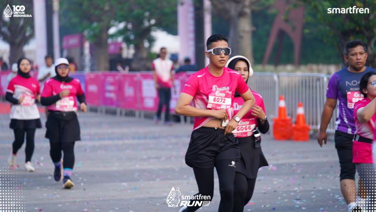 Race photo from Smartfren Run 2025 