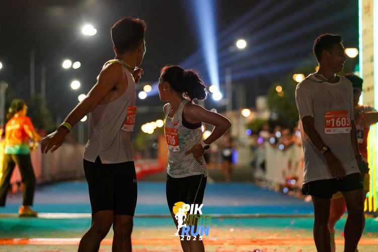 Race photo from PIK NITE RUN 2025