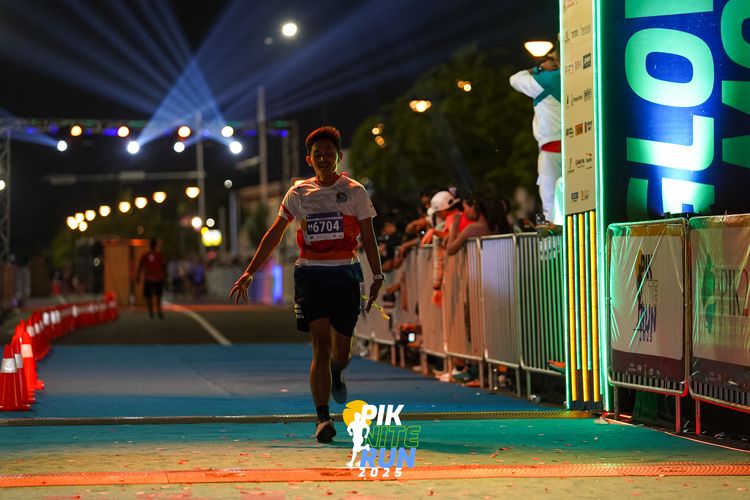 Race photo from PIK NITE RUN 2025
