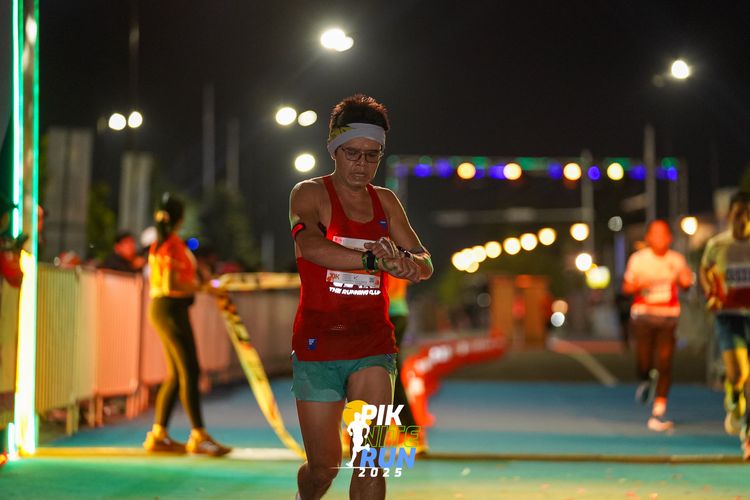 Race photo from PIK NITE RUN 2025