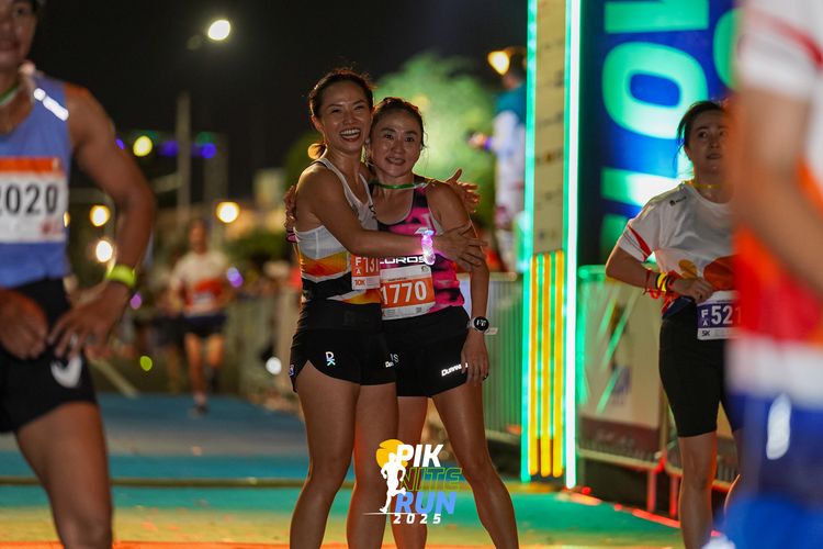 Race photo from PIK NITE RUN 2025