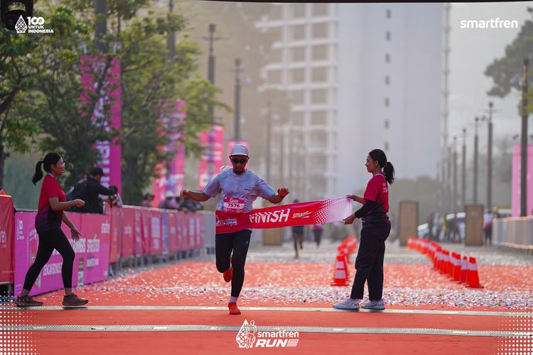 Race photo from Smartfren Run 2025 