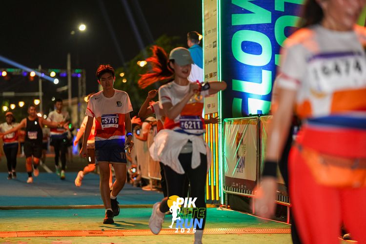 Race photo from PIK NITE RUN 2025