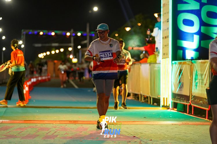 Race photo from PIK NITE RUN 2025