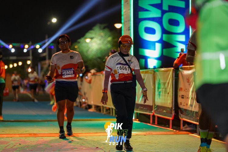 Race photo from PIK NITE RUN 2025