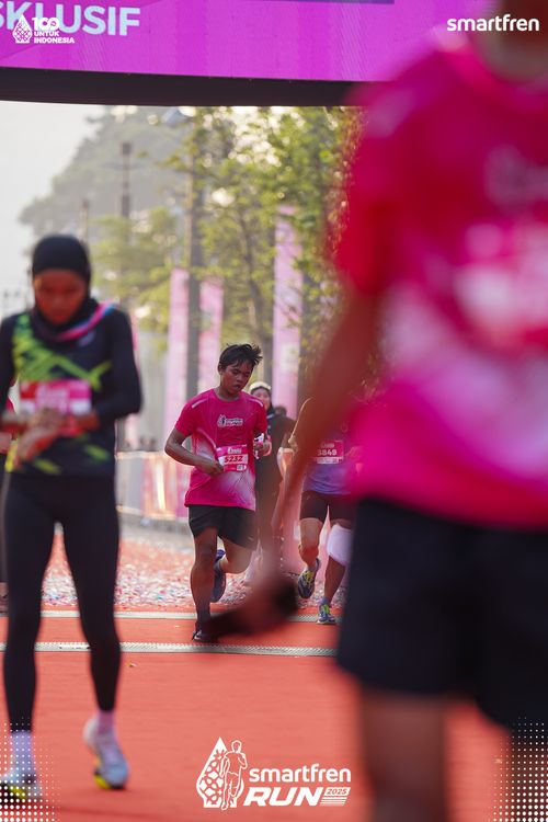 Race photo from Smartfren Run 2025 