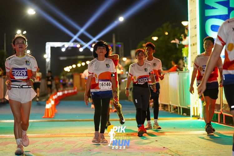 Race photo from PIK NITE RUN 2025