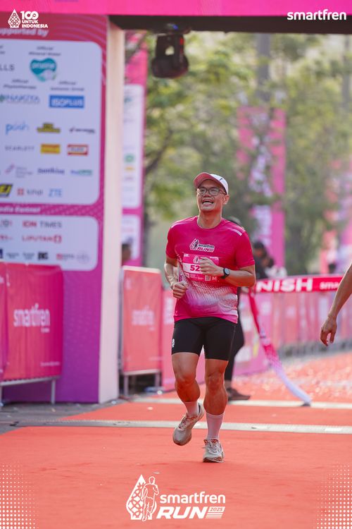 Race photo from Smartfren Run 2025 