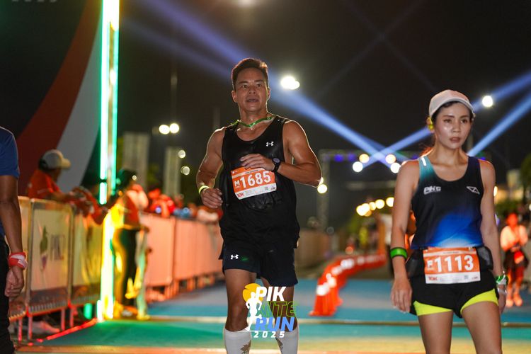 Race photo from PIK NITE RUN 2025