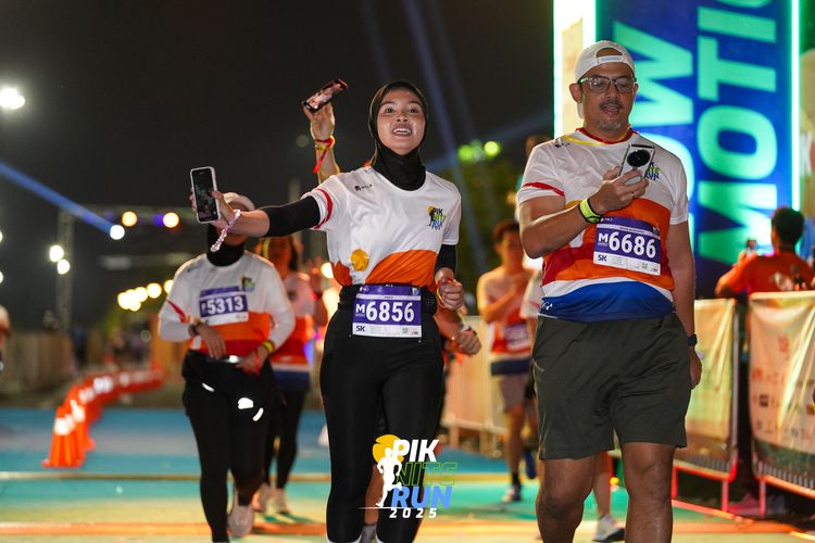 Race photo from PIK NITE RUN 2025