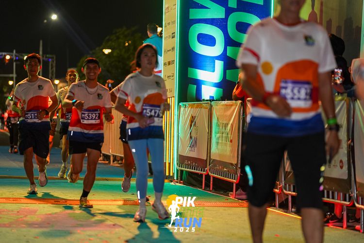 Race photo from PIK NITE RUN 2025