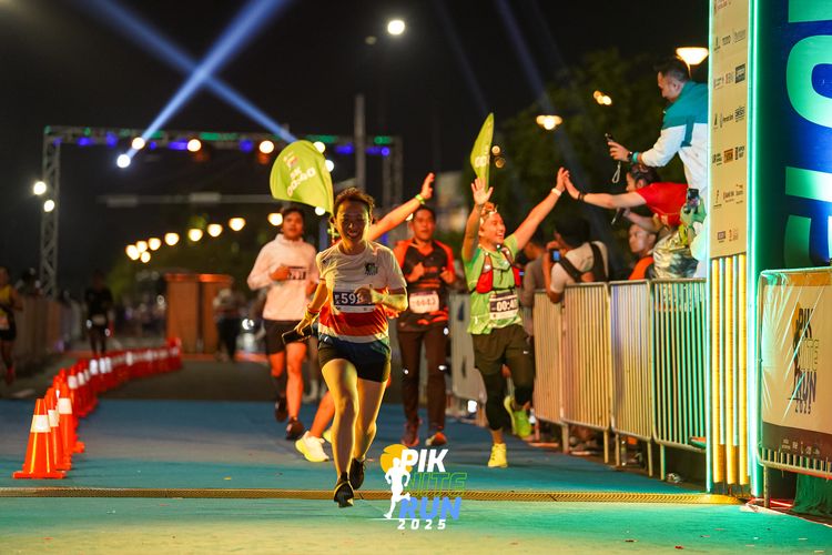 Race photo from PIK NITE RUN 2025
